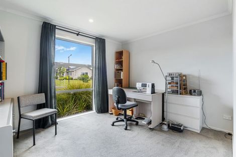 Photo of property in 11 Fred White Drive, Kumeu, 0810
