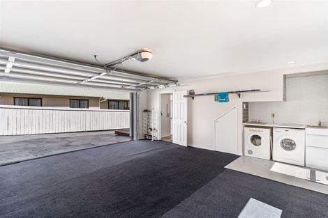 Photo of property in 2/862 East Coast Road, Northcross, Auckland, 0630