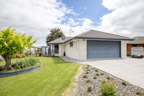 Photo of property in 32 Benner Drive, Ngatea, 3503