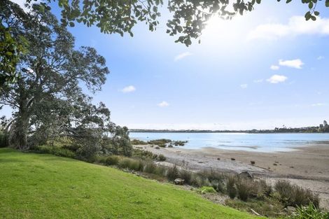 Photo of property in 2/61 Beresford Street, Bayswater, Auckland, 0622
