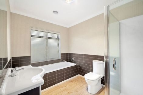 Photo of property in 24 Montgomery Crescent, Kinloch, Taupo, 3377