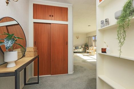 Photo of property in 2/6 Lindsay Street, Havelock North, 4130