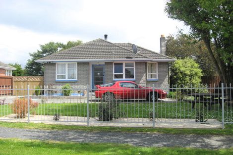 Photo of property in 33 Lambeth Crescent, Redwood, Christchurch, 8051