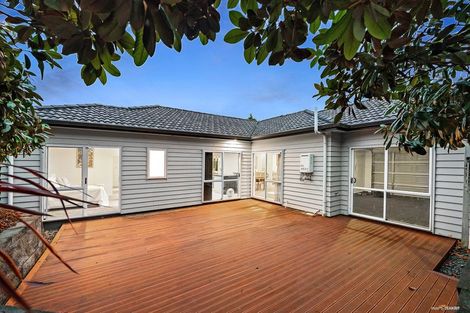 Photo of property in 1 Stamford Crescent, Flat Bush, Auckland, 2019