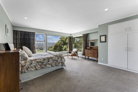 Photo of property in 212a Whites Line East, Waiwhetu, Lower Hutt, 5010