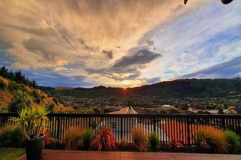 Photo of property in 26 Kilkelly Close, Tawa, Wellington, 5028