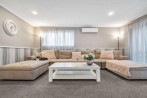 Photo of property in 16 Antrim Place, Nawton, Hamilton, 3200