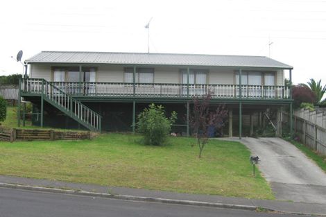 Photo of property in 2/88 Athena Drive, Totara Vale, Auckland, 0629