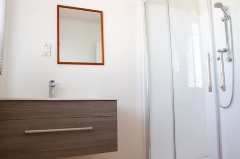 Photo of property in 176 Beach Haven Road, Beach Haven, Auckland, 0626