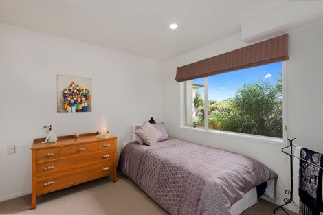 Photo of property in 215d Schnapper Rock Road, Schnapper Rock, Auckland, 0632