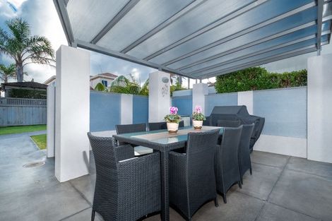 Photo of property in 6 Courtneys, West Harbour, Auckland, 0618