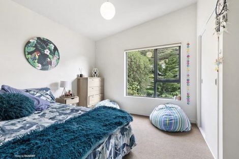 Photo of property in 11 Rarangi Way, Owhiro Bay, Wellington, 6023