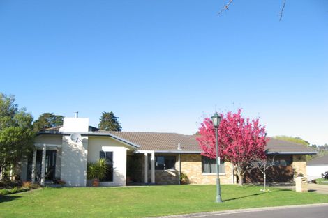 Photo of property in 2 Kingsgate Close, Havelock North, 4130