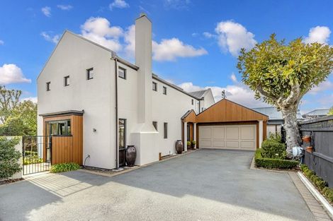 Photo of property in 100 Straven Road, Fendalton, Christchurch, 8014