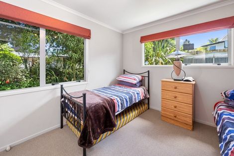 Photo of property in 20b Grand Vue Road, Kawaha Point, Rotorua, 3010