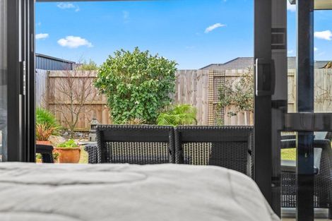 Photo of property in 4 Te Taniwha Road, One Tree Point, 0118