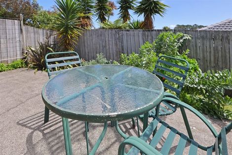 Photo of property in 14 Chesterton Terrace, Henderson, Auckland, 0612