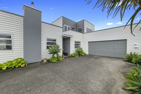 Photo of property in 9b Chilman Street, Strandon, New Plymouth, 4312