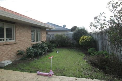 Photo of property in 8 Glen Loch Place, Paraparaumu, 5032