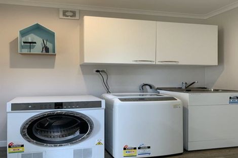 Photo of property in 24 Kiteroa Terrace, Rothesay Bay, Auckland, 0630