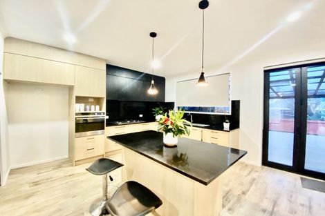 Photo of property in 12 Waituarua Drive, Takanini, 2112