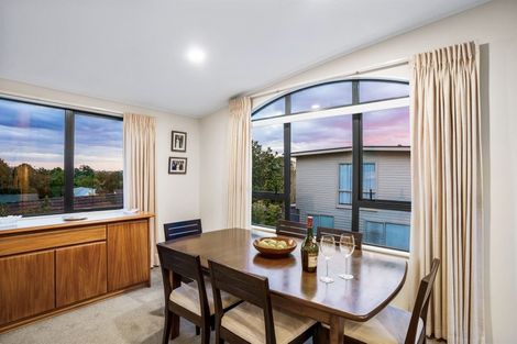Photo of property in 59a Ravenwood Drive, Forrest Hill, Auckland, 0620