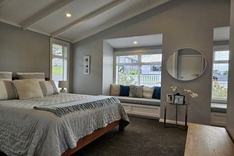 Photo of property in 1 Hoskins Avenue, Hillsborough, Auckland, 1042