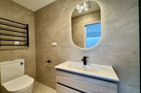 Photo of property in 4/36 Fairdale Place, Birkdale, Auckland, 0626