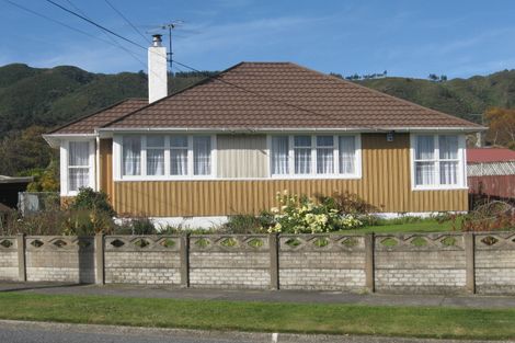 Photo of property in 18 Fleet Street, Naenae, Lower Hutt, 5011