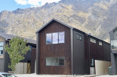 Photo of property in 31 Howden Drive, Jacks Point, 9371