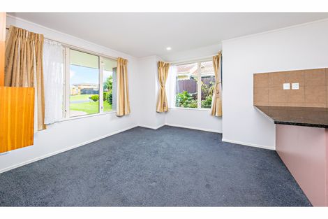 Photo of property in 36 Bellville Drive, Clendon Park, Auckland, 2103