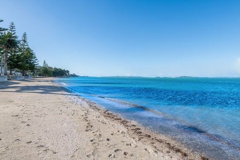 Photo of property in 18b The Esplanade, Eastern Beach, Auckland, 2012