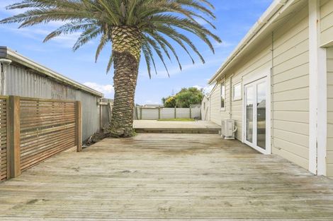 Photo of property in 18 Bryce Street, Castlecliff, Whanganui, 4501