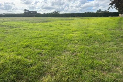 Photo of property in 42 Taupaki Road, Taupaki, 0782