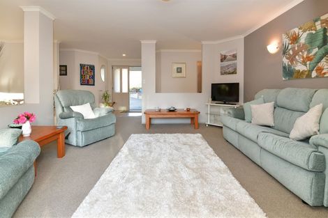 Photo of property in 11 D'urville Place, Gulf Harbour, Whangaparaoa, 0930