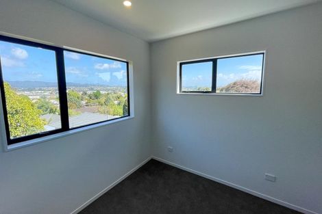 Photo of property in 1/7 South Pacific Place, Henderson, Auckland, 0612