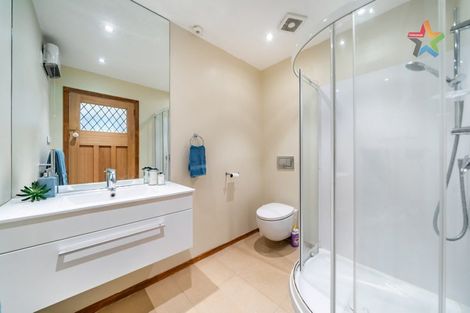 Photo of property in 52 Homewood Avenue, Karori, Wellington, 6012