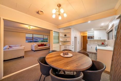 Photo of property in 32 Seymour Grove, Kingsley Heights, Upper Hutt, 5018