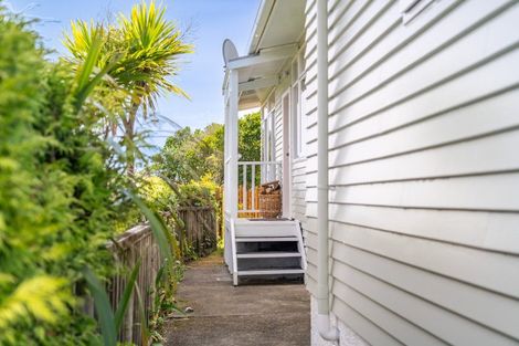 Photo of property in 61 Mana View Road, Paremata, Porirua, 5026