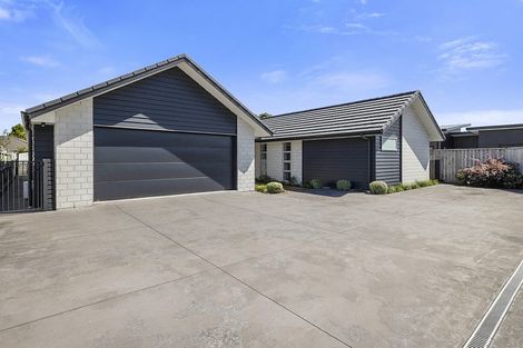 Photo of property in 7 Tupare Place, Highlands Park, New Plymouth, 4312