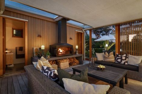 Photo of property in 2 Sea Crest Place, Bowentown, Waihi Beach, 3177