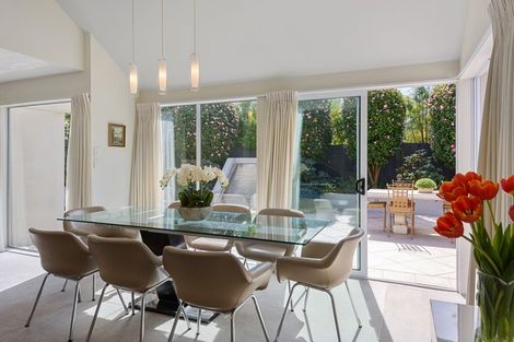 Photo of property in 39 Thornycroft Street, Fendalton, Christchurch, 8052