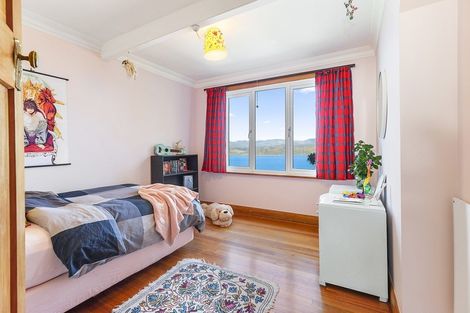 Photo of property in 168 Nevay Road, Karaka Bays, Wellington, 6022