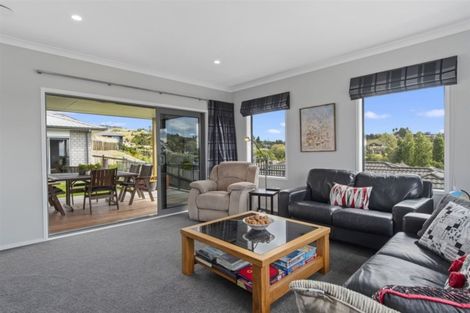 Photo of property in 111 Oteki Park Drive, Welcome Bay, Tauranga, 3112