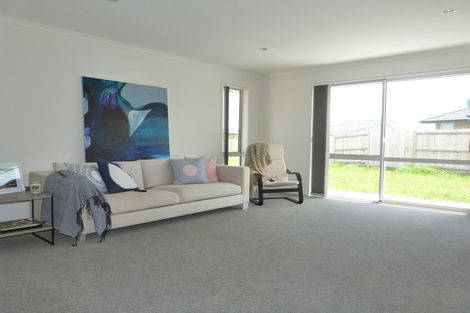 Photo of property in 43 Kowi Lakes Drive, One Tree Point, 0118