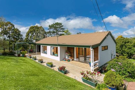 Photo of property in 32 Jeffs Road, Dairy Flat, Albany, 0794