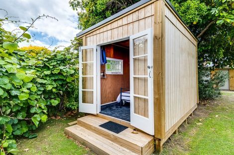 Photo of property in 100 Guppy Road, Taradale, Napier, 4112