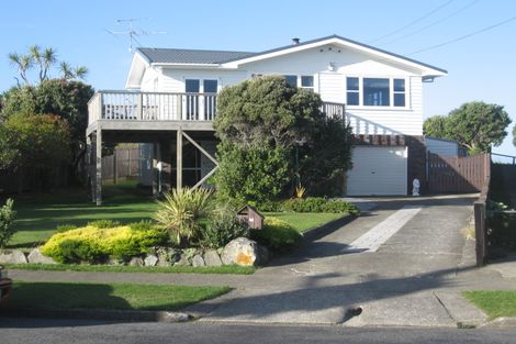 Photo of property in 36 Herewini Street, Titahi Bay, Porirua, 5022