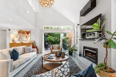 Photo of property in 16 Te Mana Street, Omaha, 0986