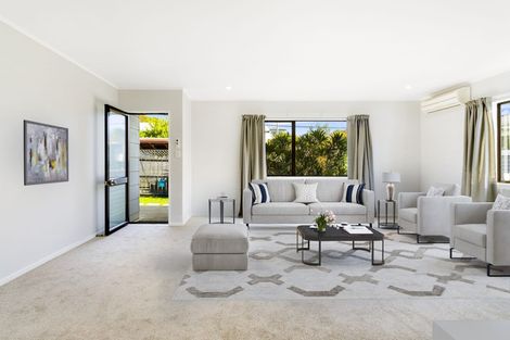 Photo of property in 1/63 Beaubank Road, Kelston, Auckland, 0602